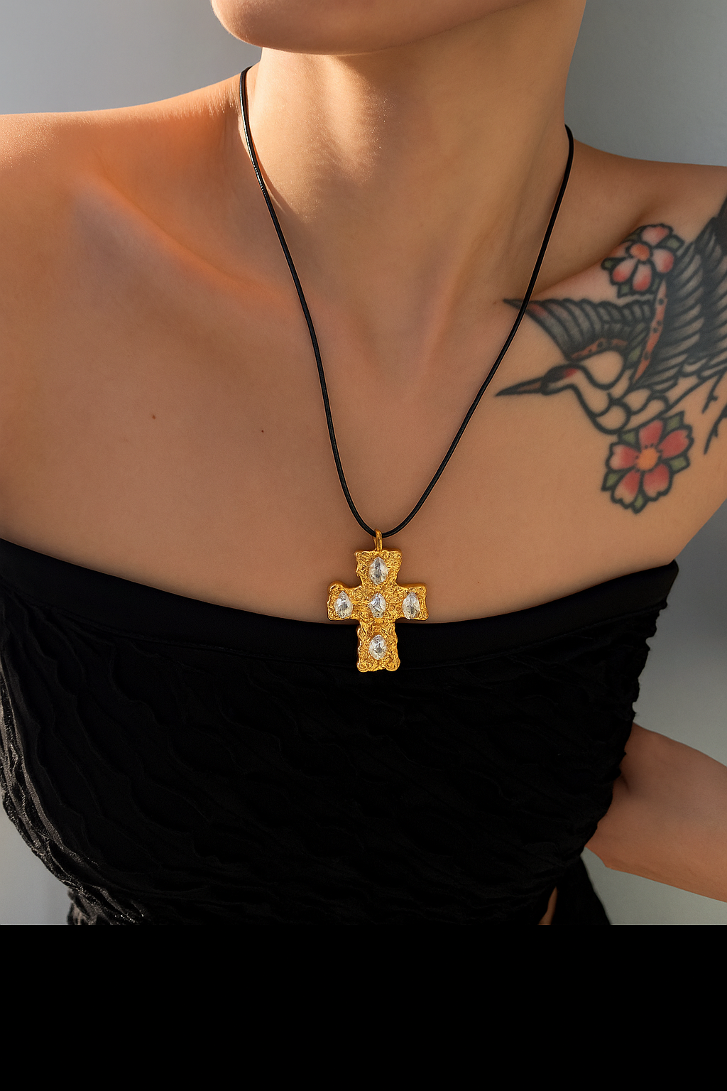 Grace Croos Necklace Color Silver